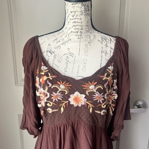 Shyanne Women's Embroidered Mesh Crinkle Mini Dress - Picture 5 of 11